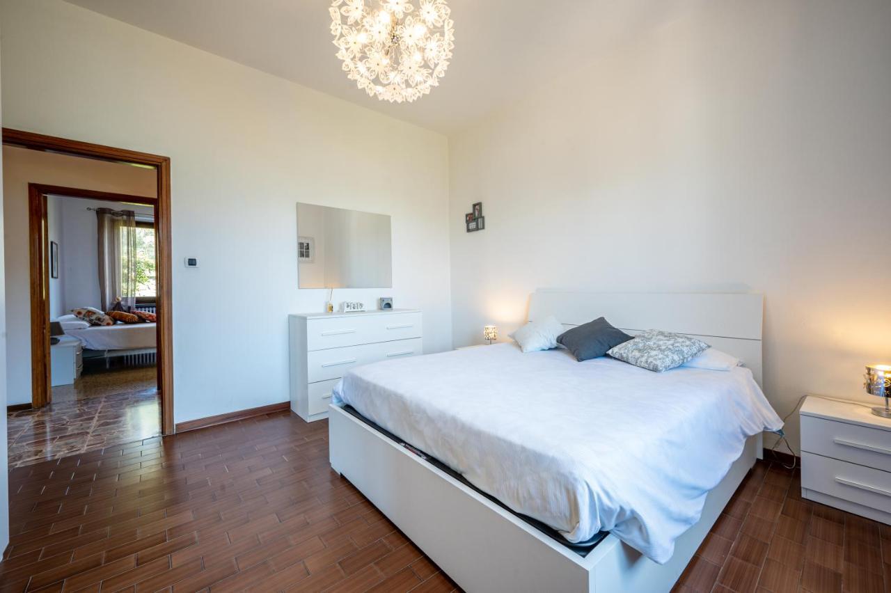Lake View Apartment With Balcony And Parking - Larihome A25 게라 라리오 외부 사진