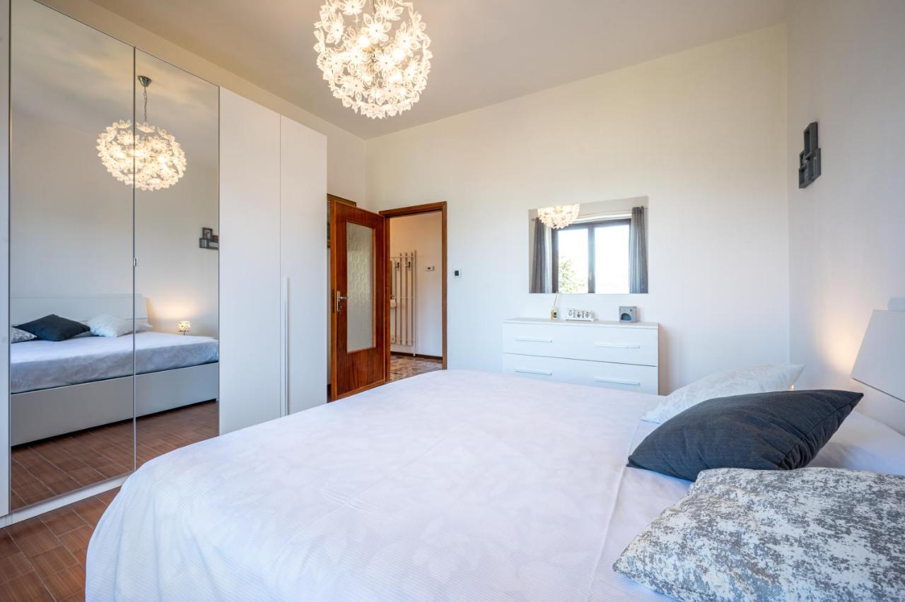 Lake View Apartment With Balcony And Parking - Larihome A25 게라 라리오 외부 사진
